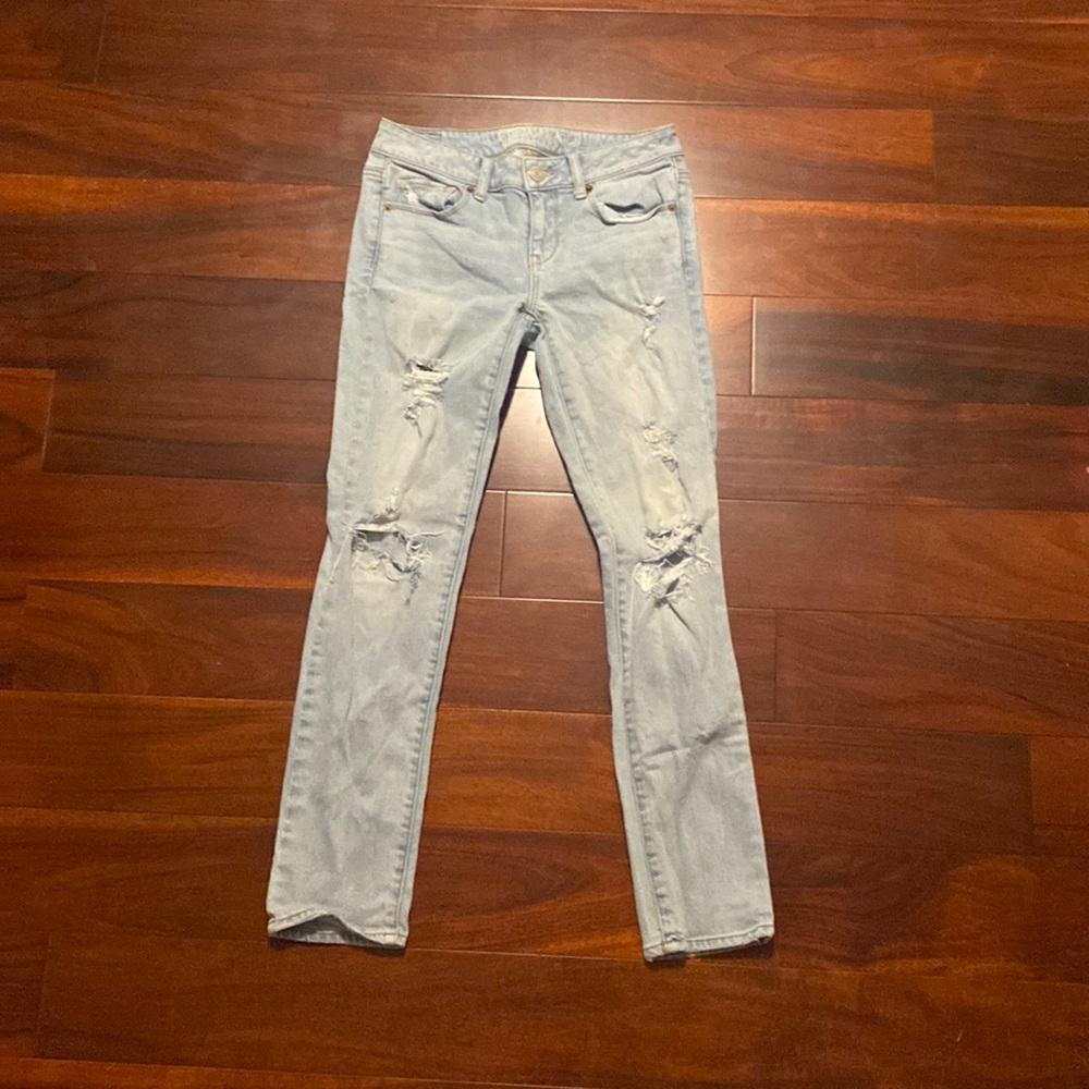 Low rise American eagle light wash jeans